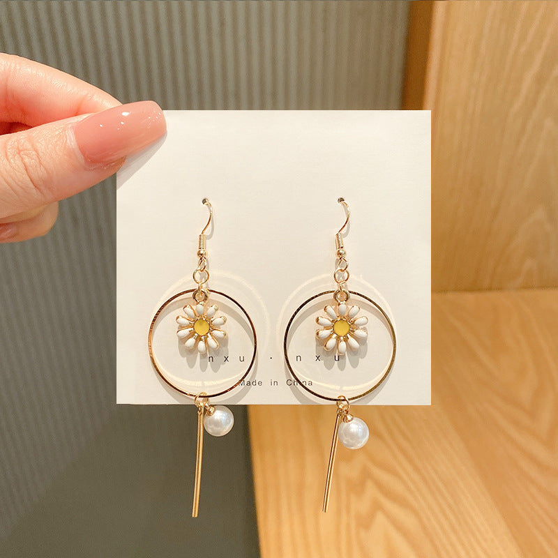 Daisy Bloom & Pearl Dangle Hoop Earrings