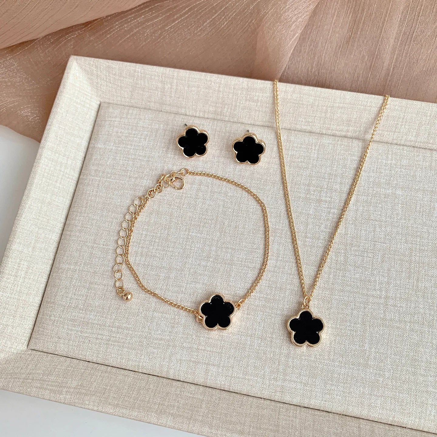 TB Luxe Clover Charm Jewelry Set - Gold & Black Enamel
